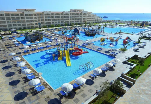 Pickalbatros White Beach Resort